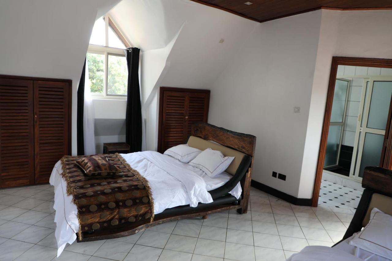 Stallion Place - Bed And Breakfast 캄팔라 외부 사진